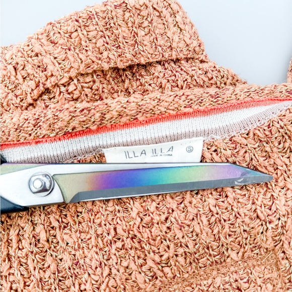 ILLA ILLA Slouchy Knit Sweater - Picture 6 of 8